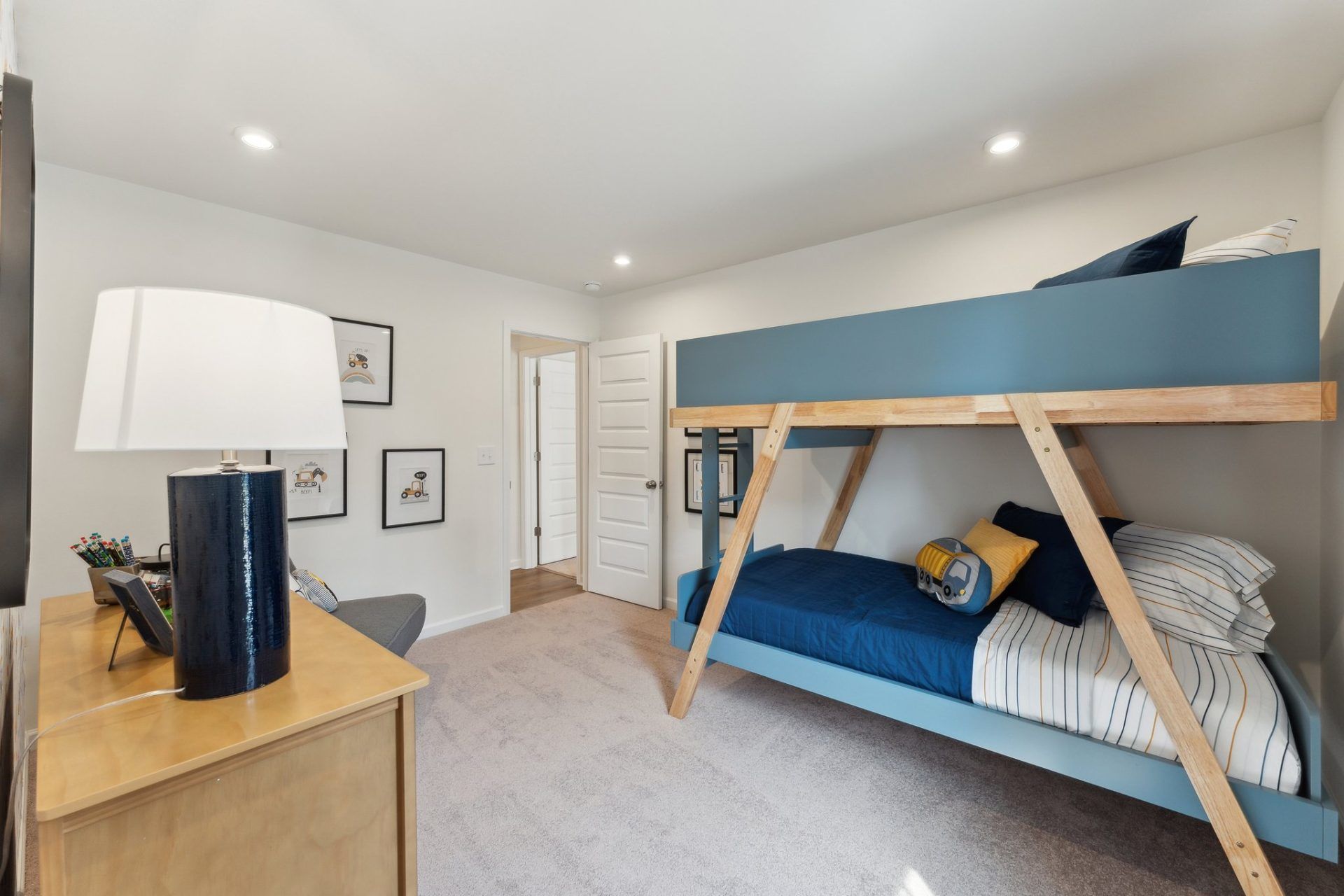 22- HHHunt Homes King Bedroom 2