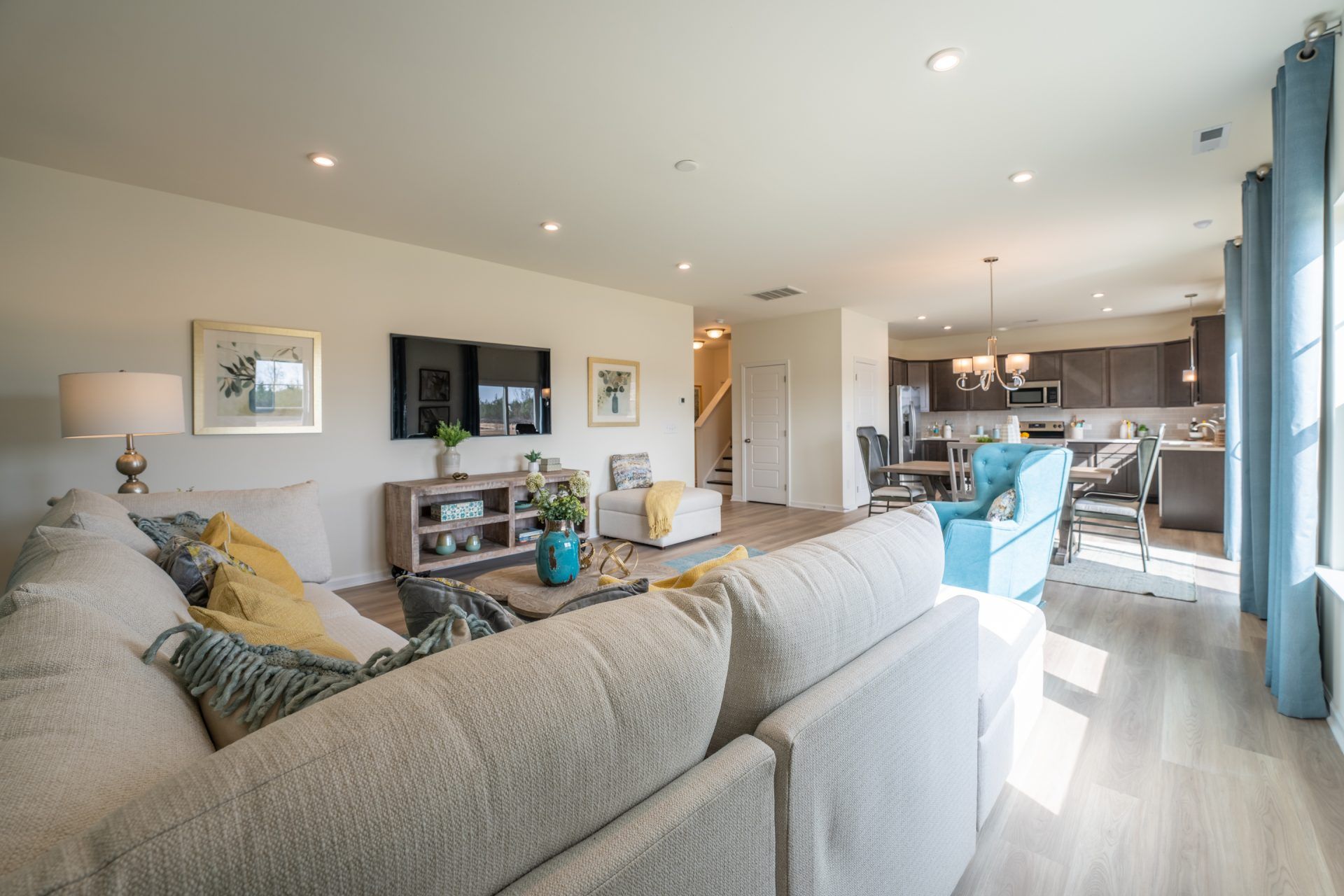 007_King Family Room