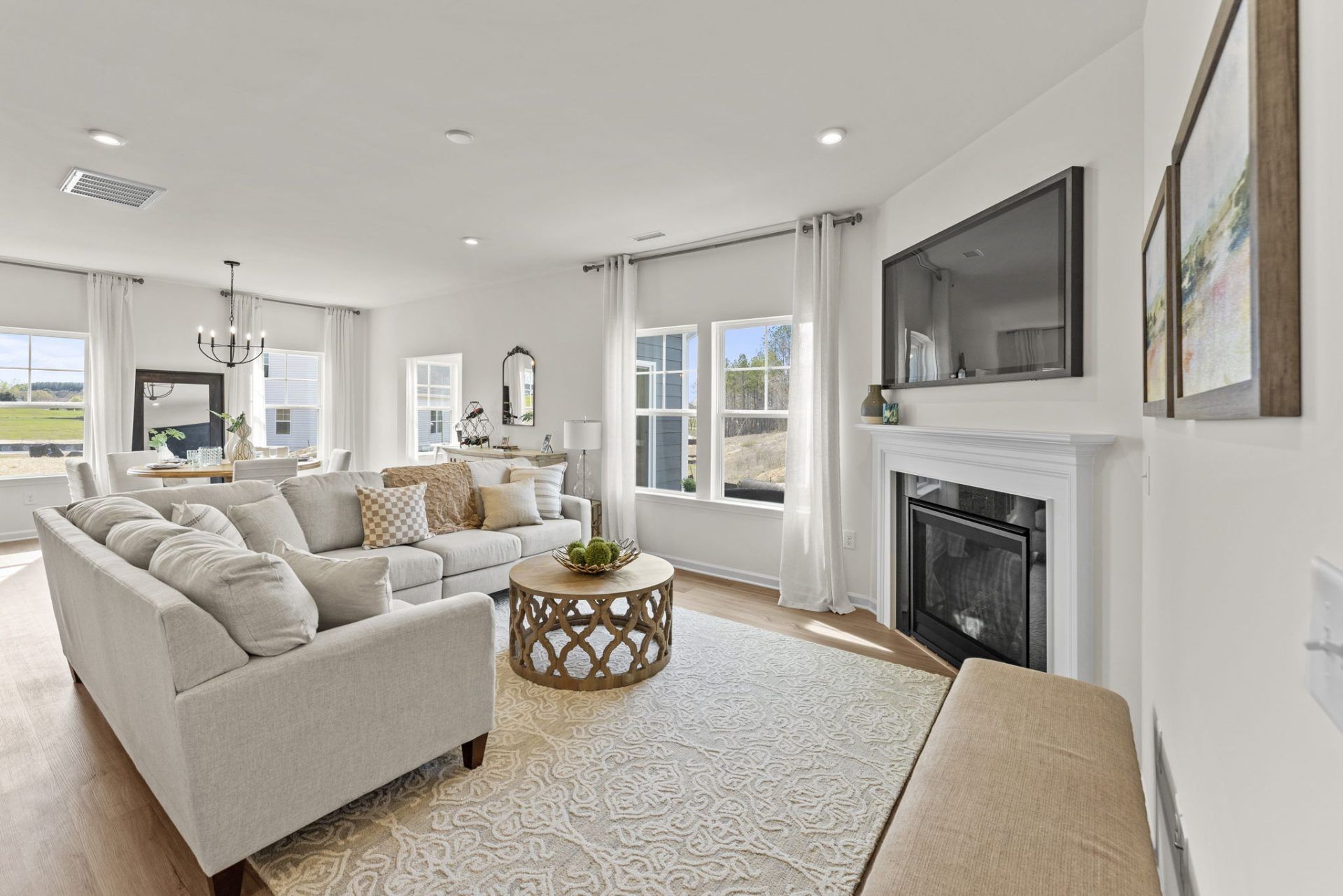 15-Family Room HHHunt Homes