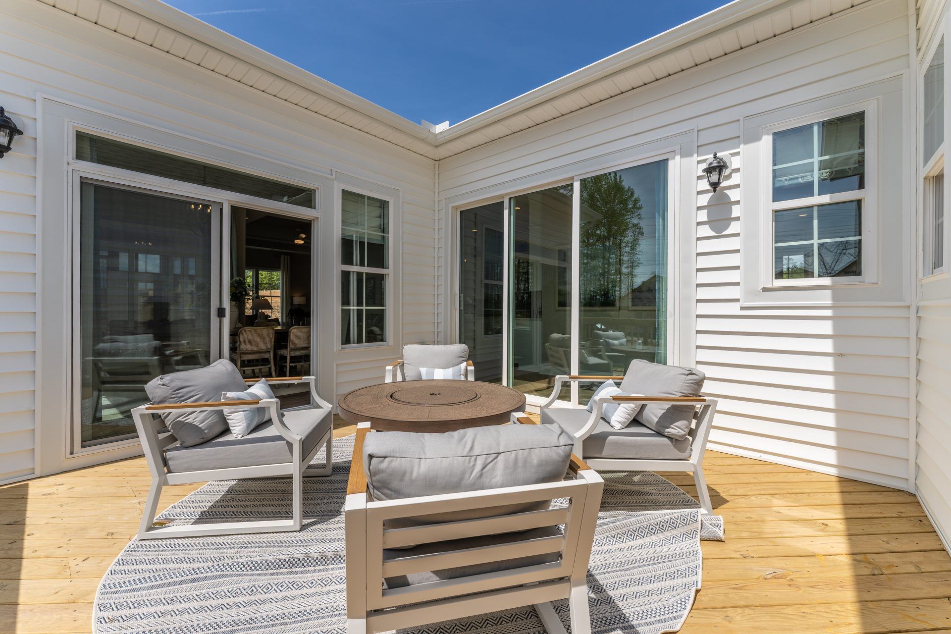 34 HHHunt Homes Retreat Courtyard