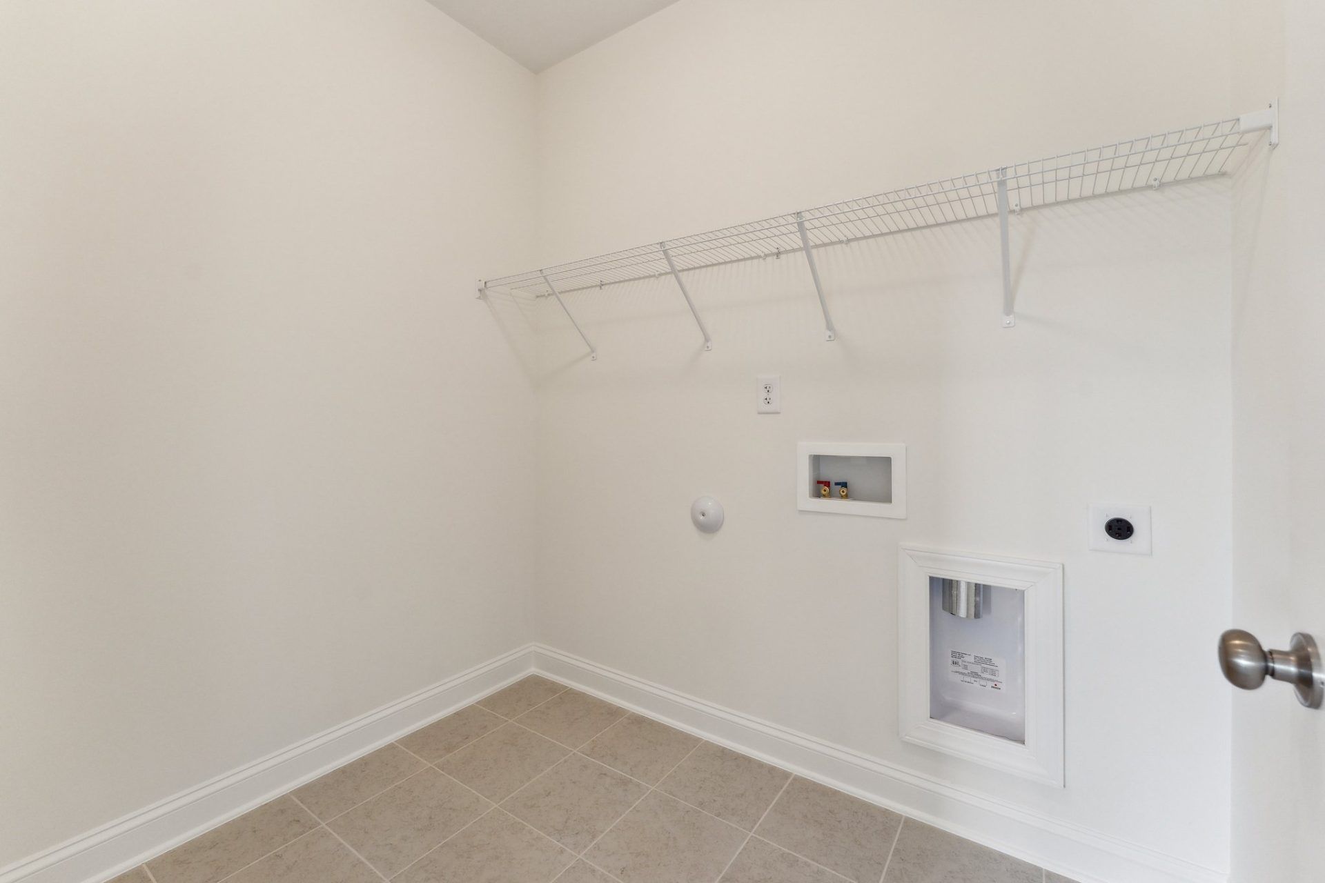 23- HHHunt Homes Mason Laundry Room