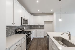 York - The Pointe at Twin Hickory: Glen Allen, Virginia - HHHunt Homes