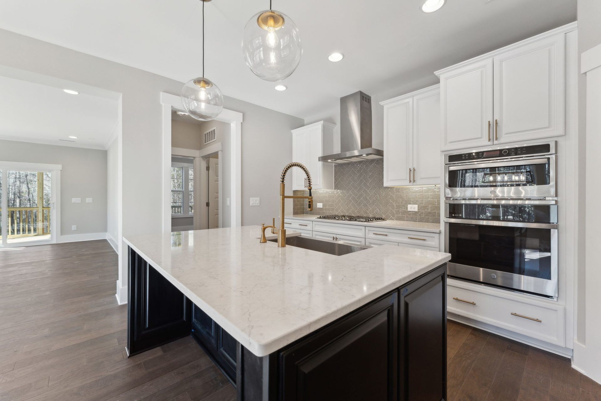 4- Kitchen