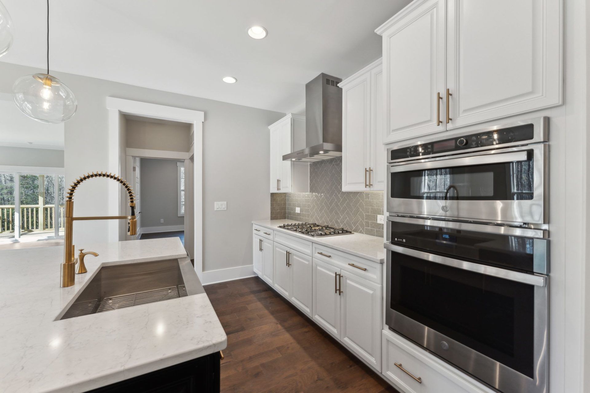 7- Kitchen