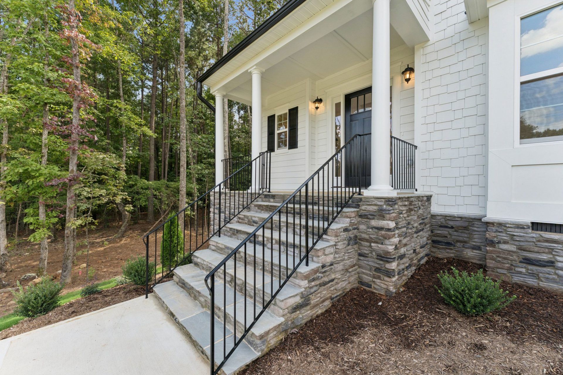 1- HHHunt Homes Buckingham Front Porch