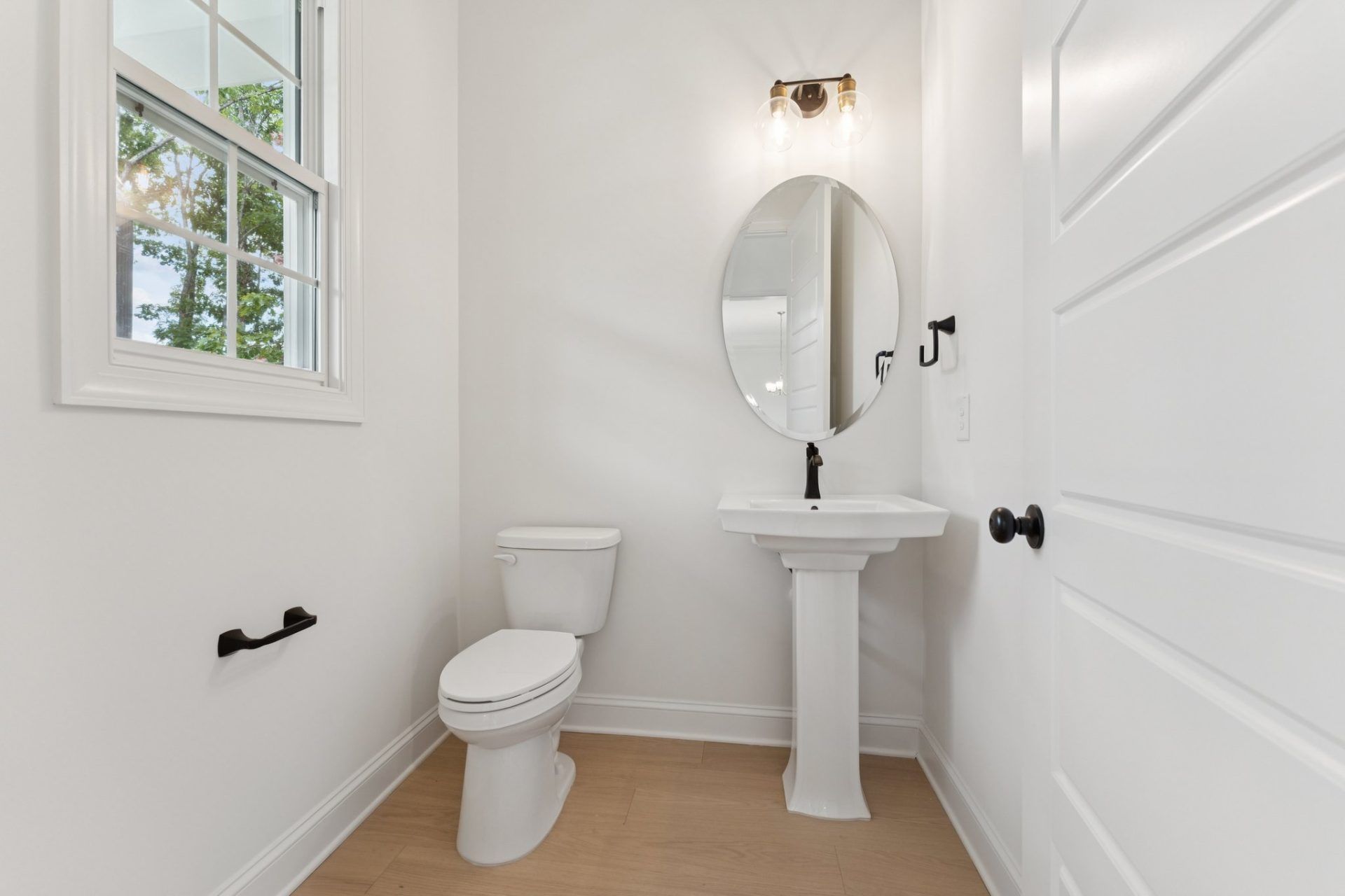 2- HHHunt Homes Buckingham Half Bathroom
