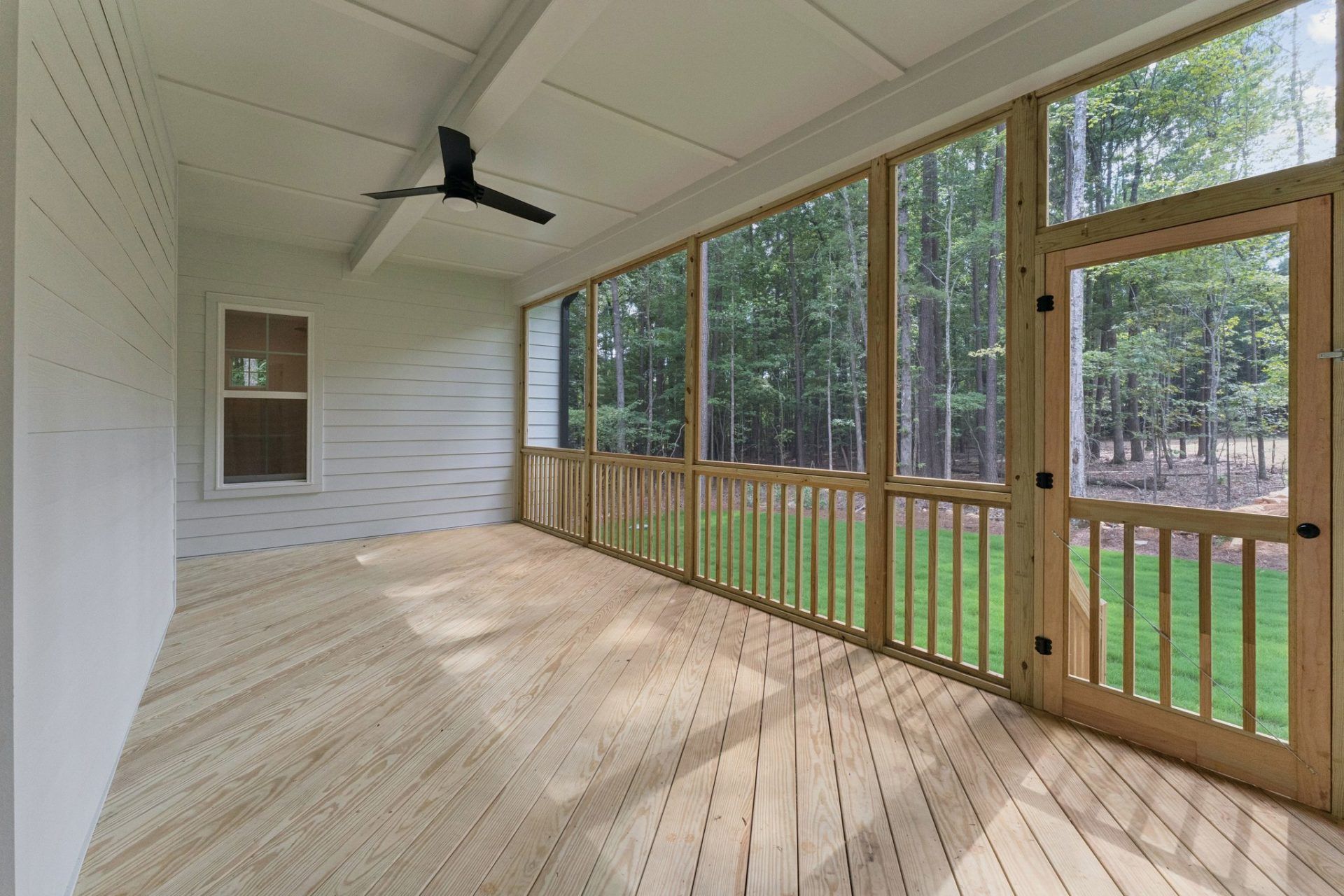 14- HHHunt Homes Buckingham Screened Porch