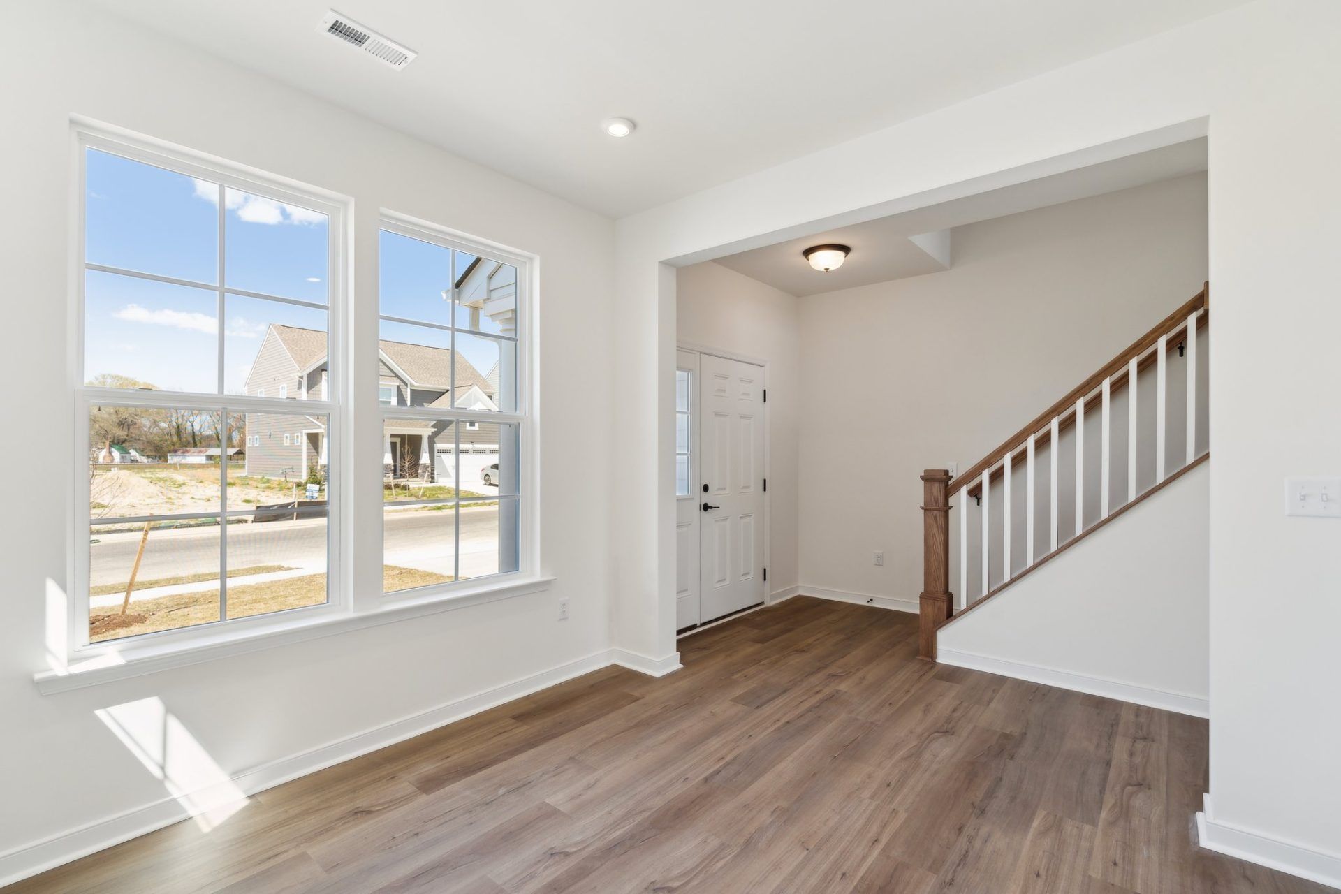 2-HHHunt Homes Franklin Foyer and Flex Room