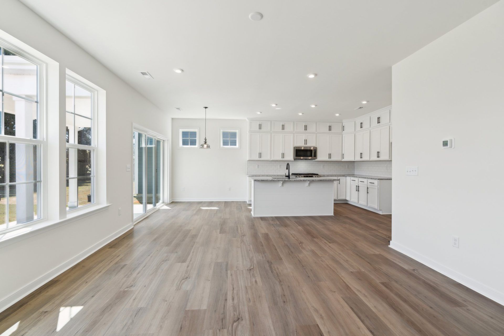 6- HHHunt Homes Franklin Family Room and Kitchen