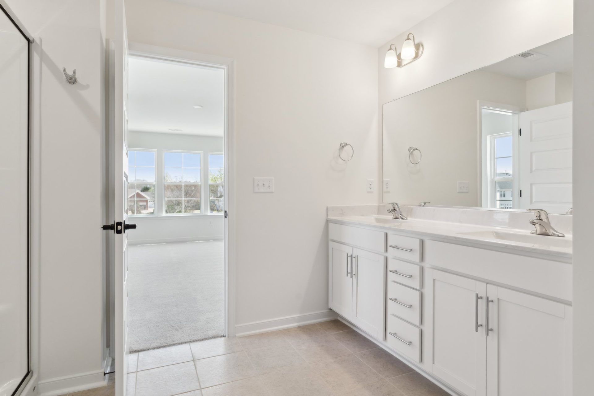 27- HHHunt Homes Franklin Primary Bathroom