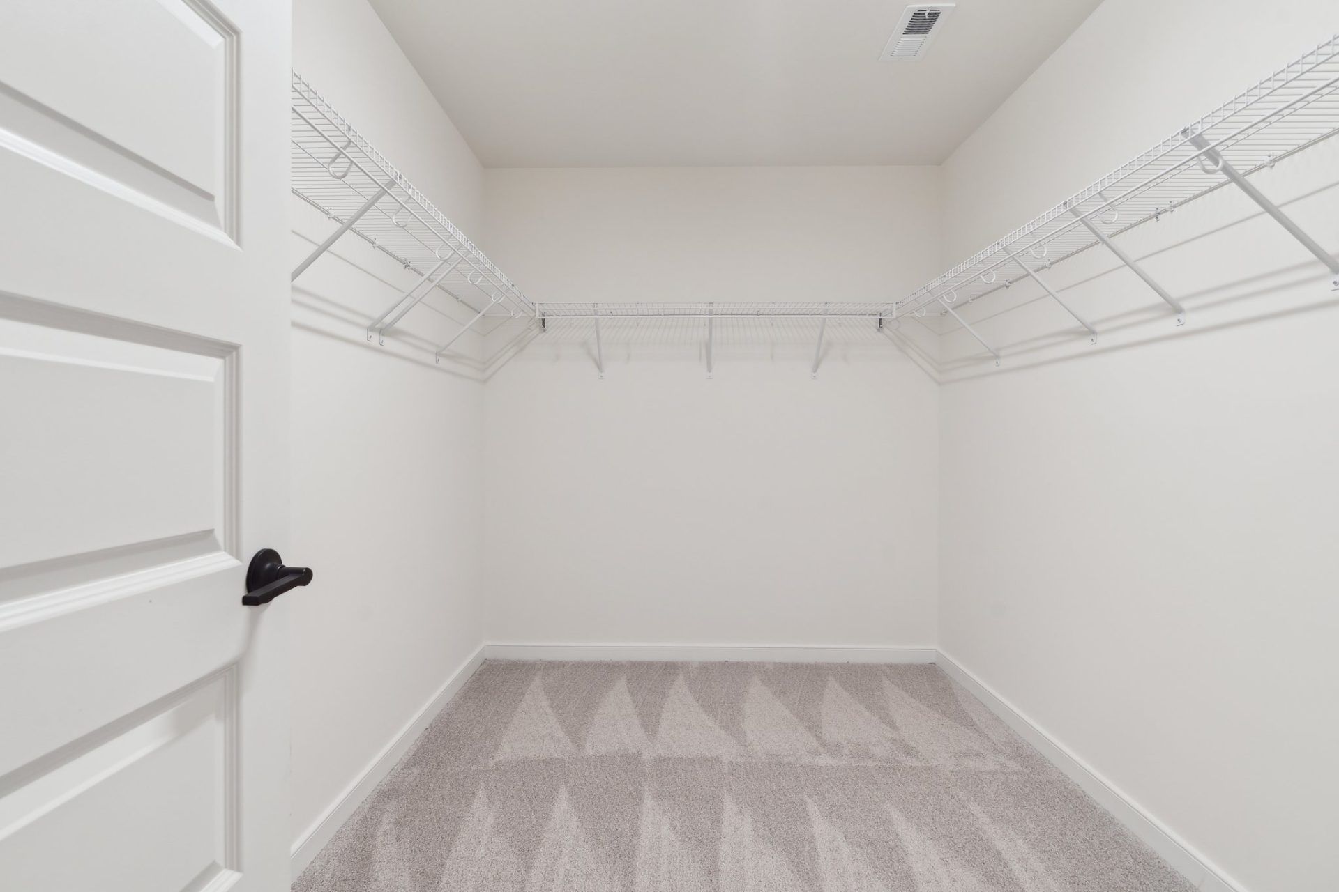 30- HHHunt Homes Franklin Primary Closet