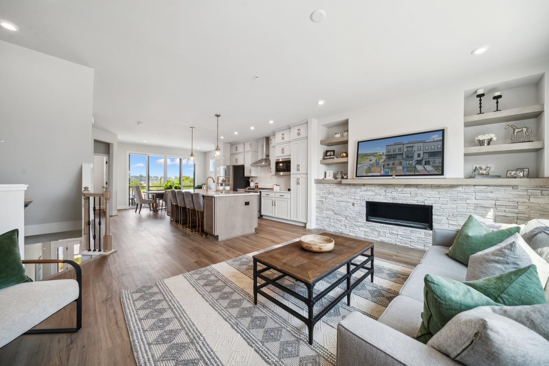 007 Living and Kitchen