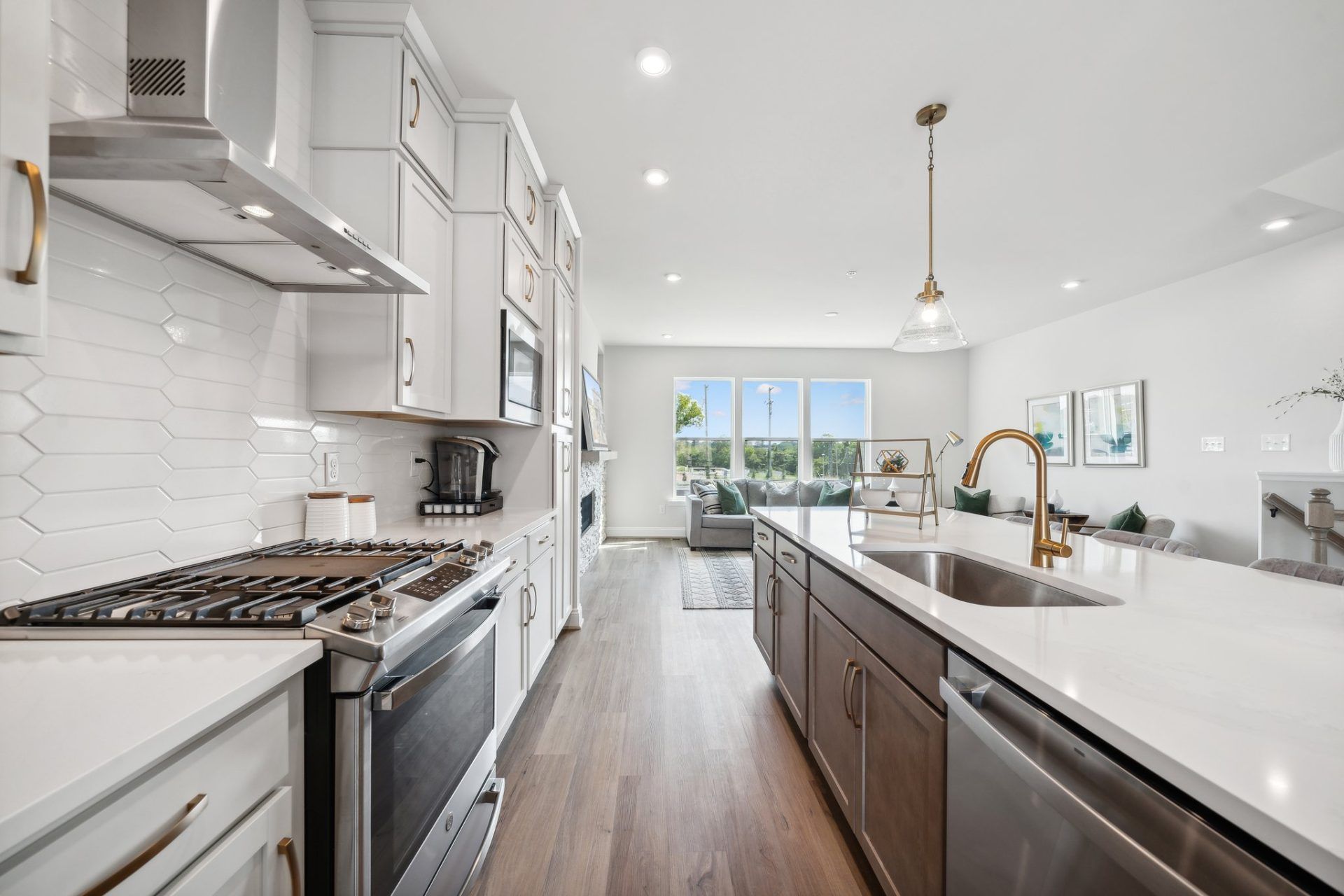 012 Kitchen