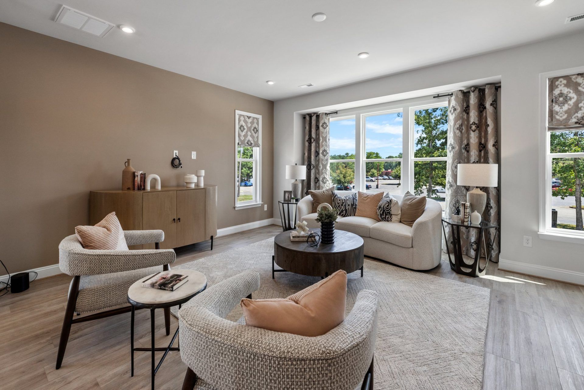 014_Drake_Family Room