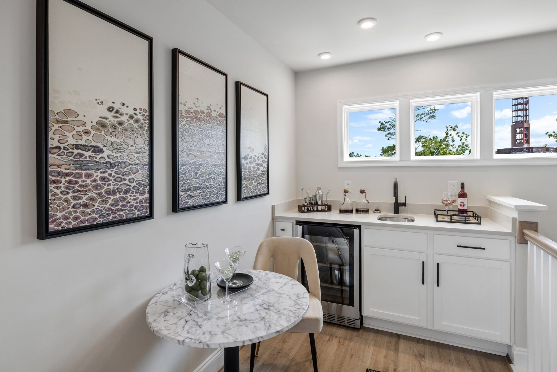 026_Drake_Optional Wet Bar
