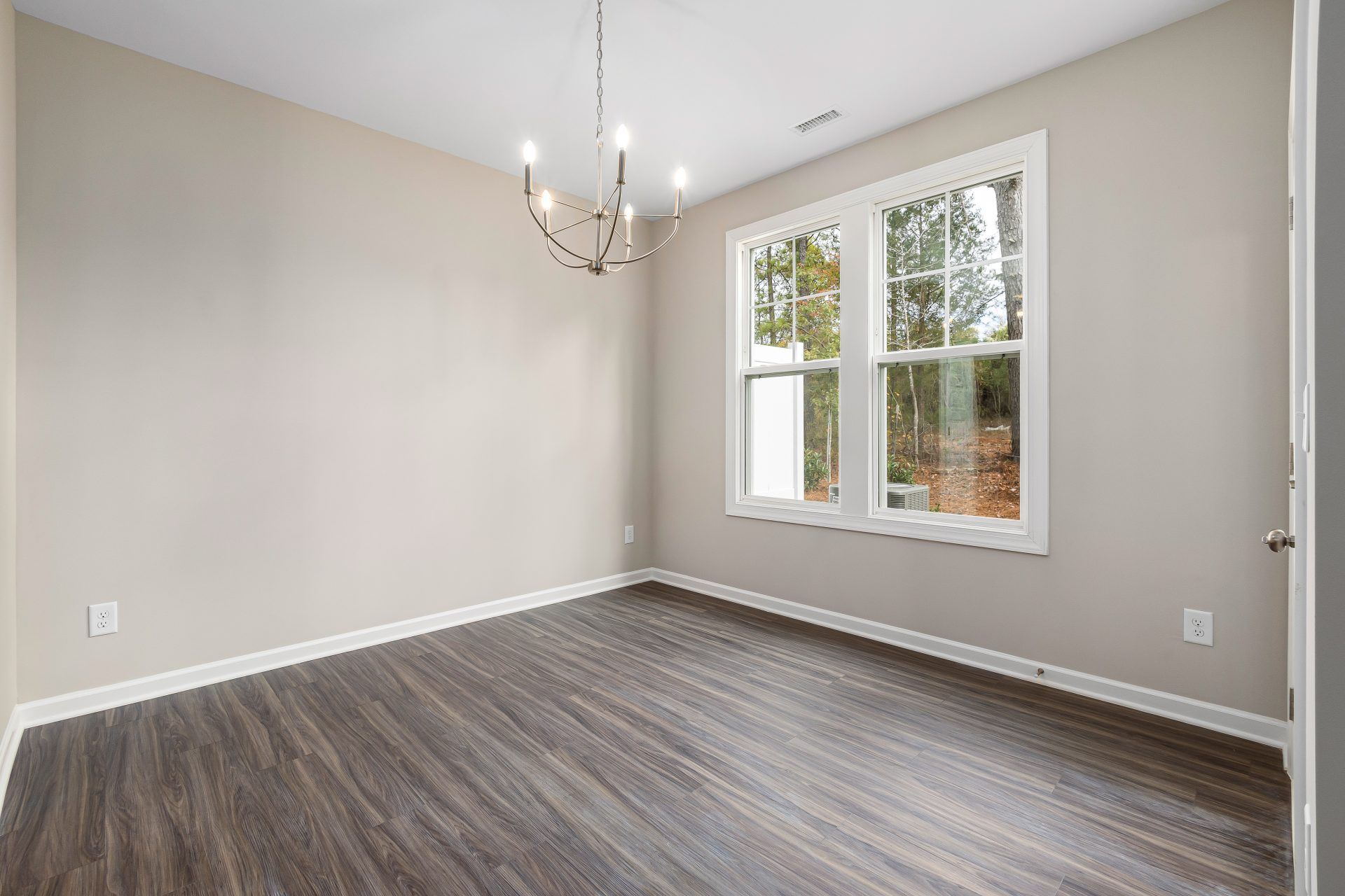 009_Corbin_Dining Area