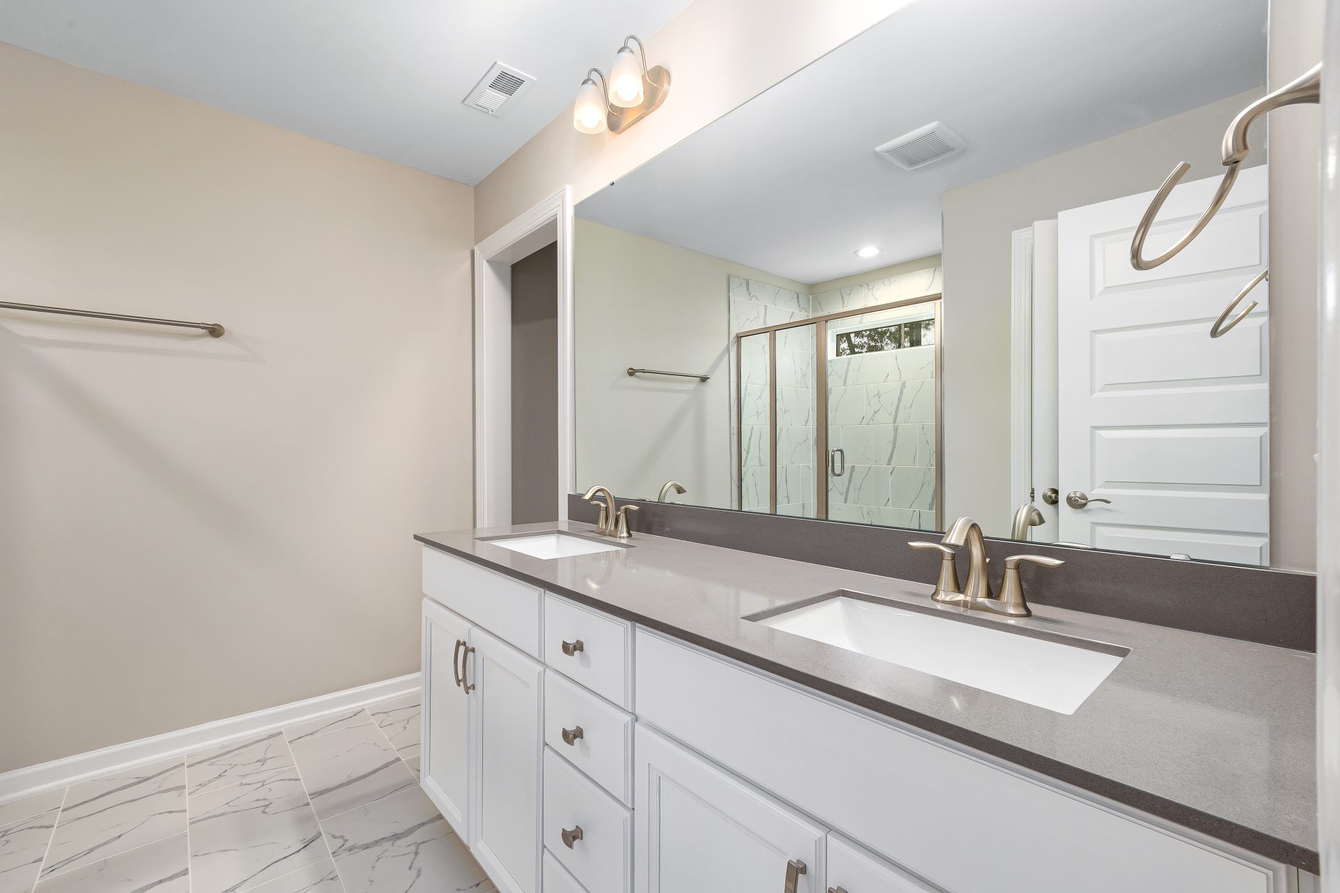 014_Corbin_Primary Bath