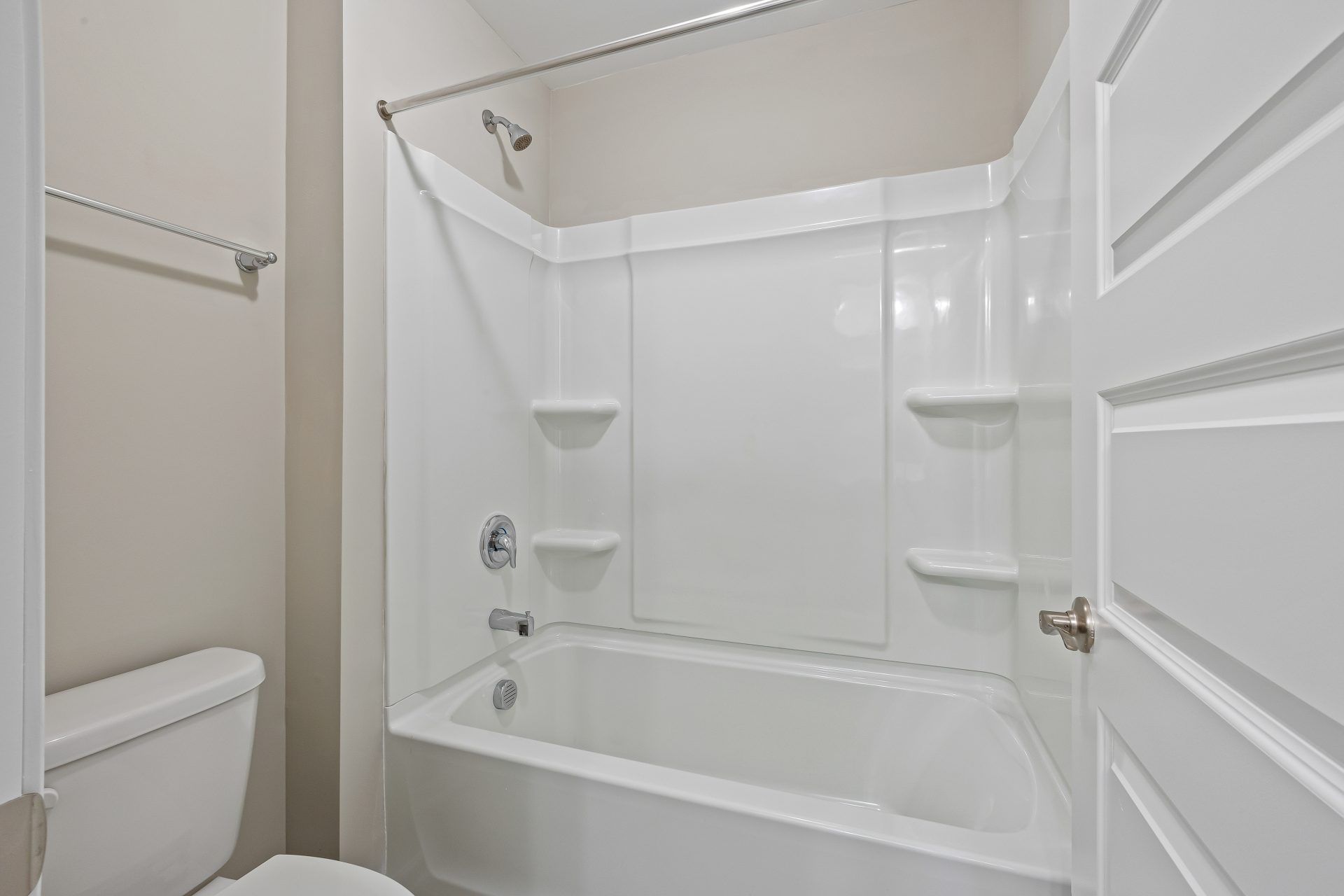 022_Corbin_Hall Bath