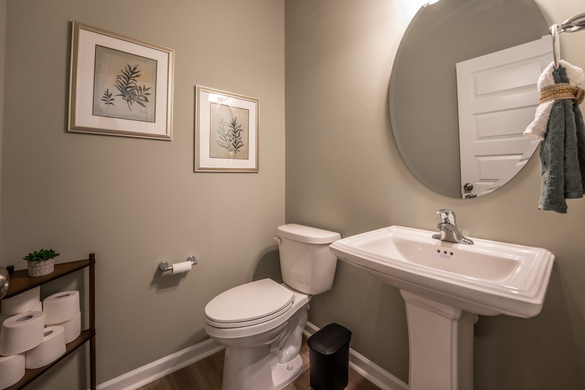 3 HHHunt Homes Maxwell - Half Bathroom
