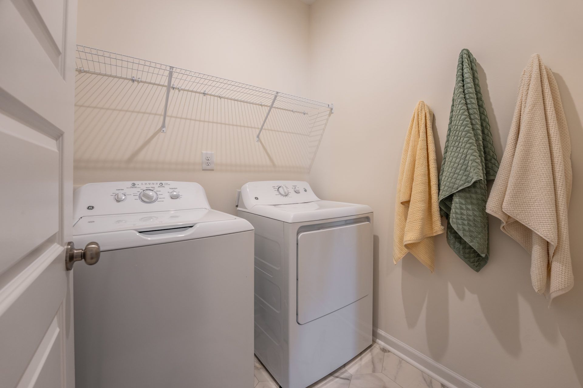 5 HHHunt Homes Maxwell - First Floor Laundry