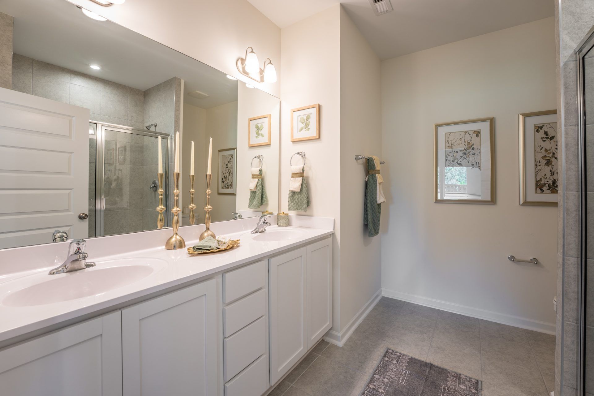 18 HHHunt Homes Maxwell - Primary Bathroom