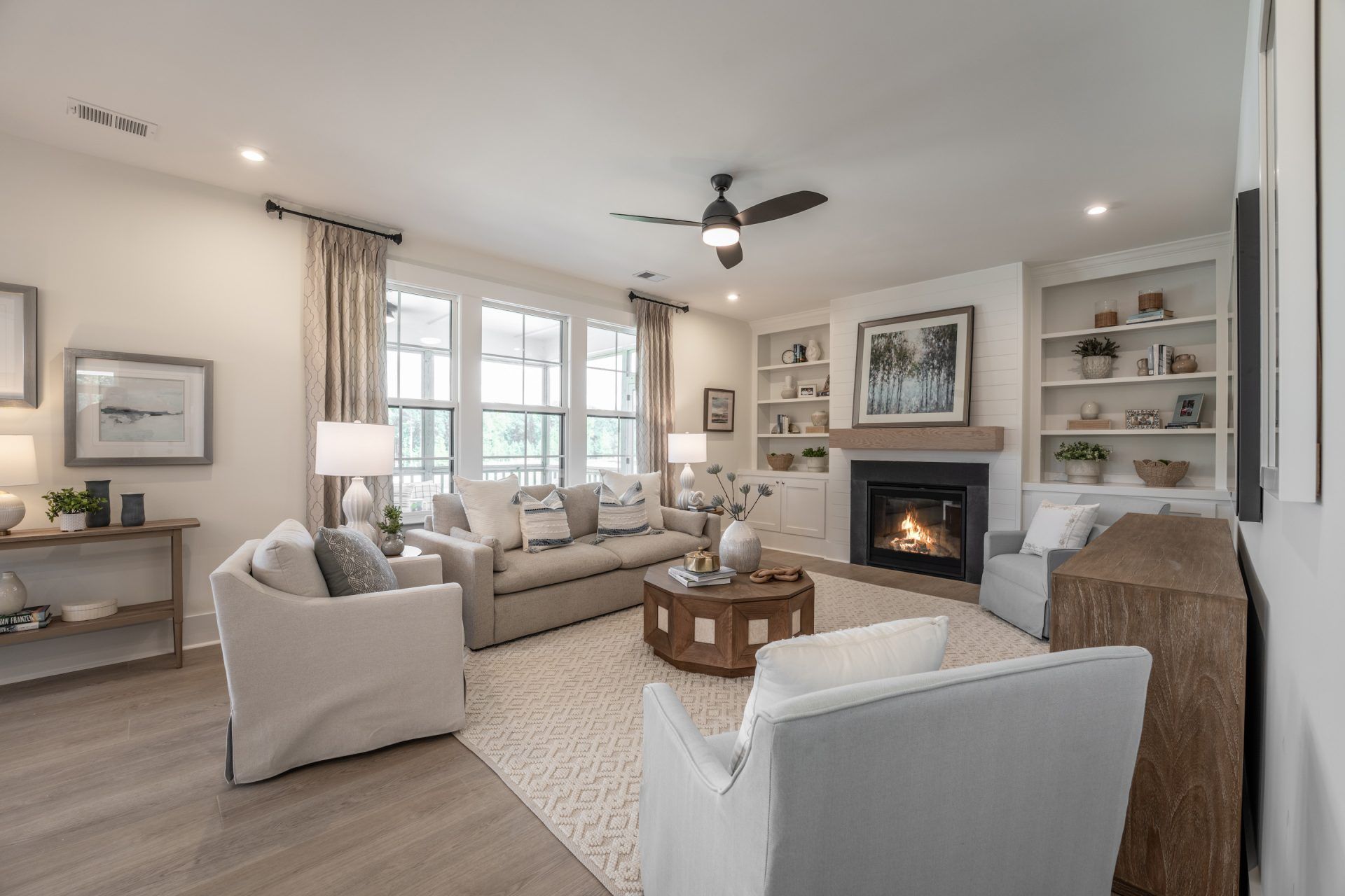 21 HHHunt Homes - Chatham- Family Room