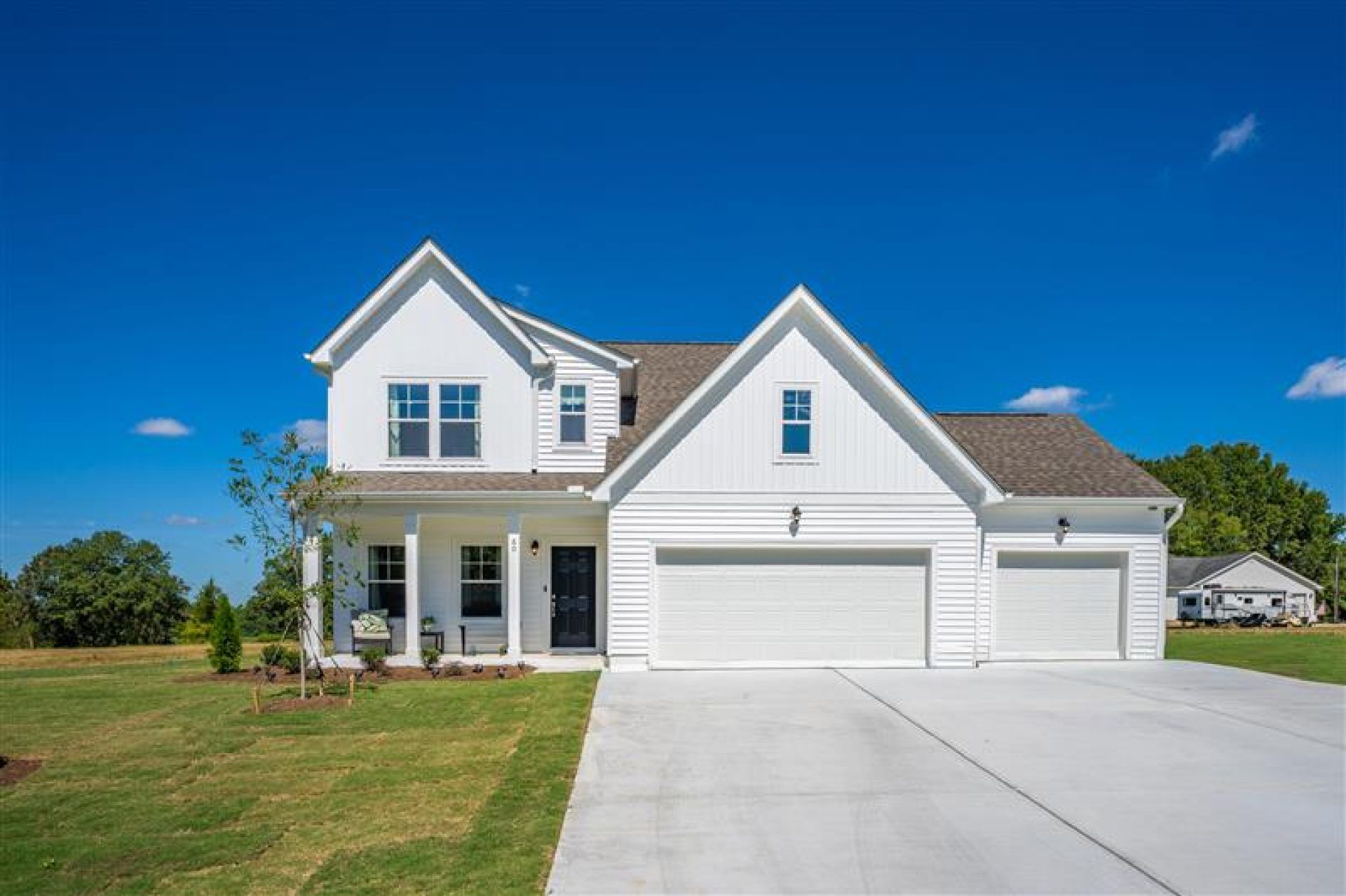 Farmhouse 3- Car Garage