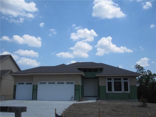 Canyon Creek Point por Hilmann Homes en Kansas City Kansas