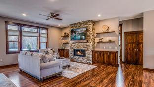 Hainstock Homes LLC - : Erin Prairie, WI