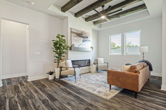 casa en Knoll Creek por Hakes Brothers