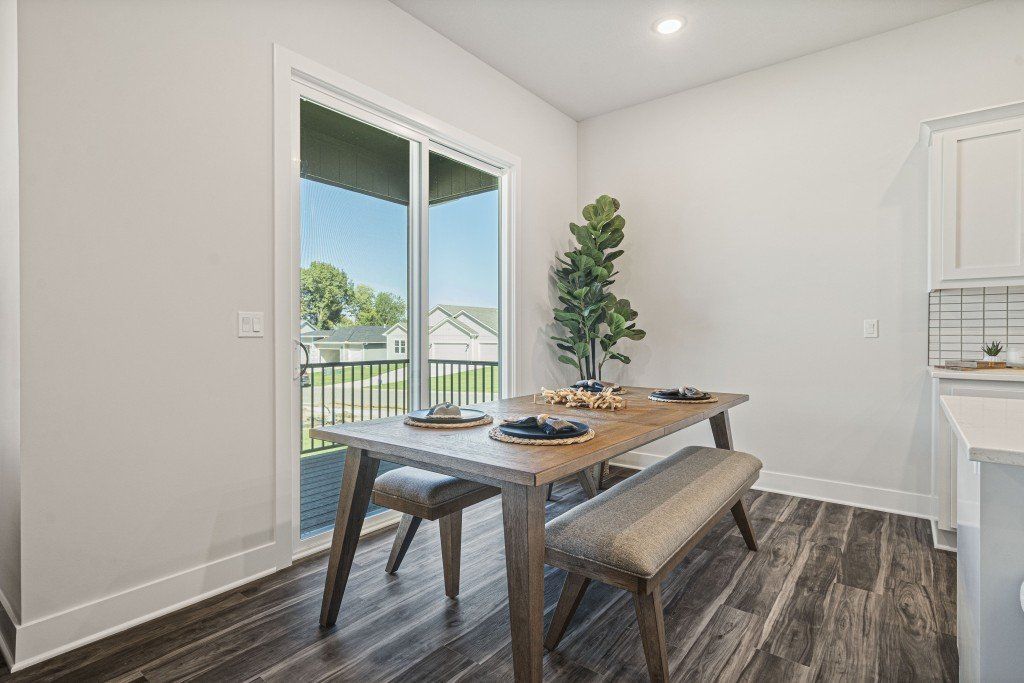 casa en Knoll Creek por Hakes Brothers