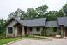 casa en Hall Design Build por Hall Design Build