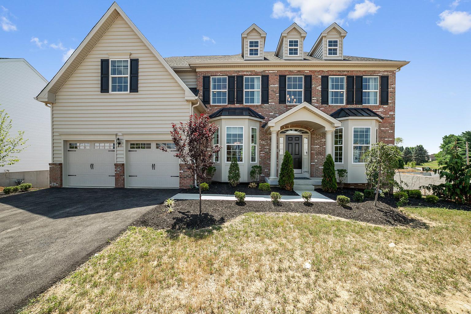 Front Exterior 1b - 1090 Westminster Drive