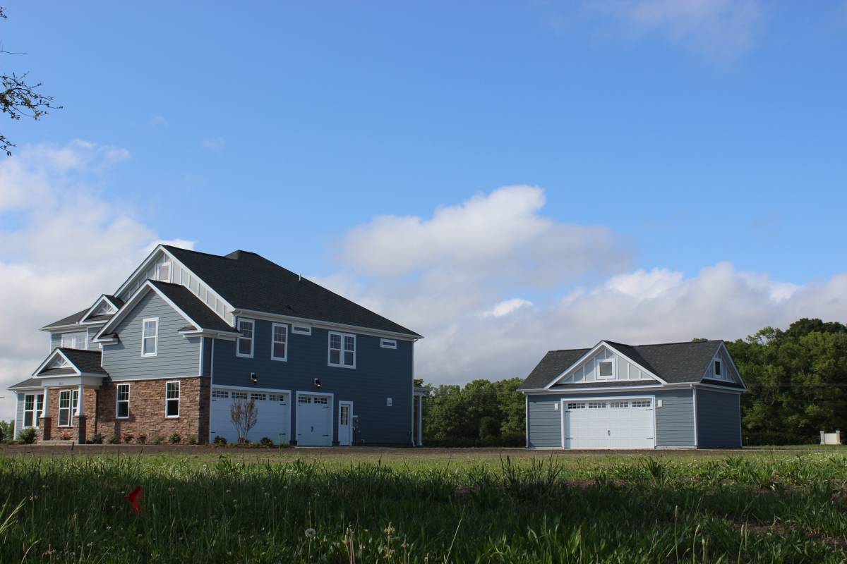 detached garage