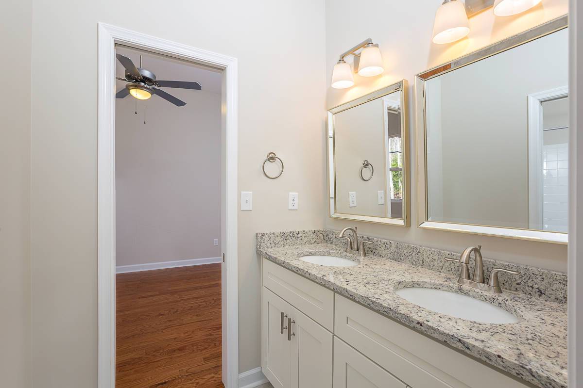hall bath 3