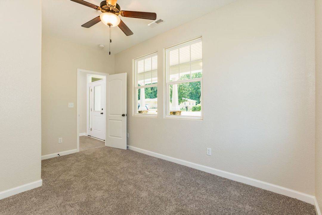 office or bedroom