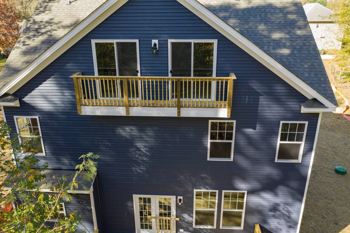 3rd floor balcony