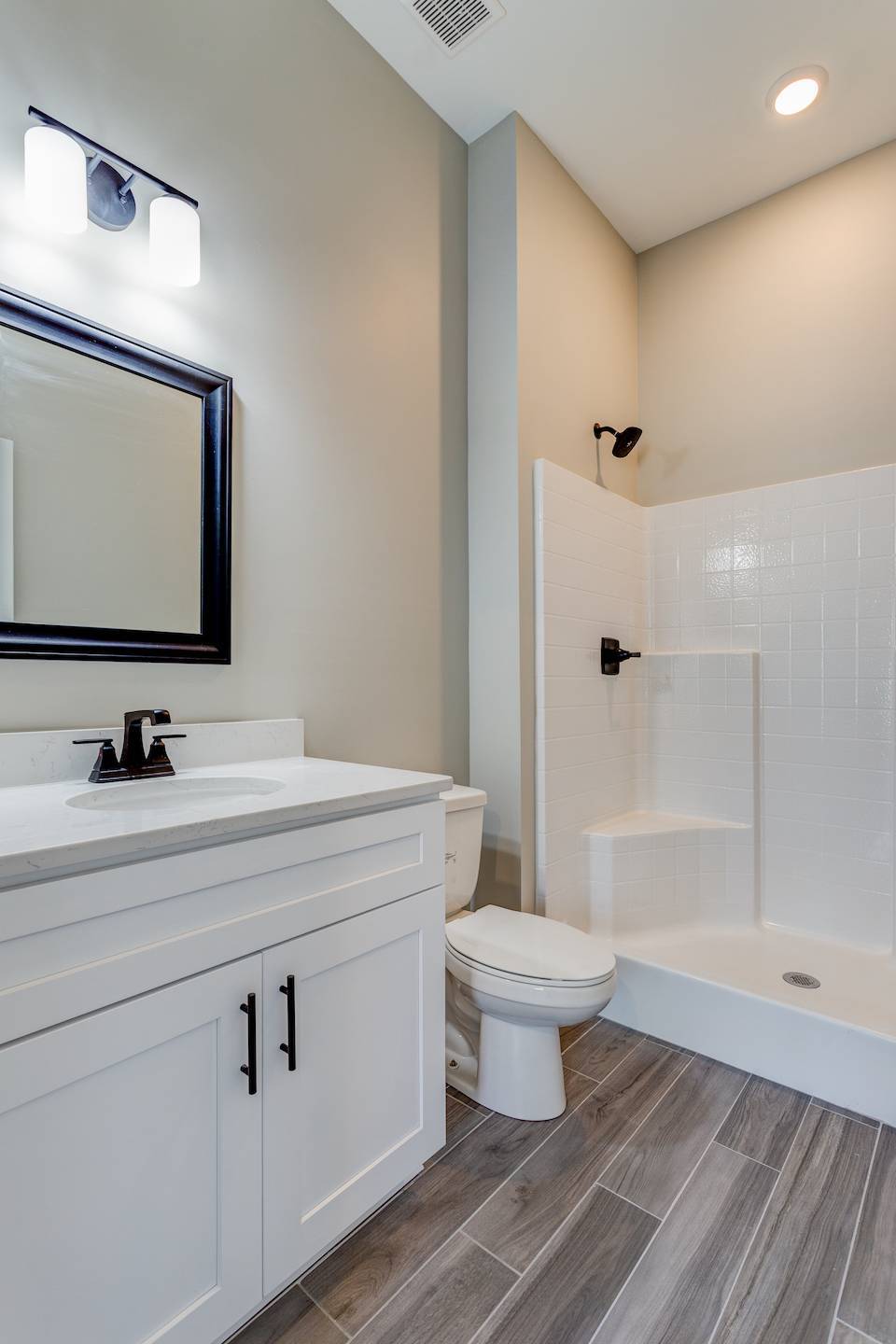 bedroom 3 full bath