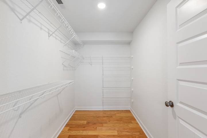 walk in closet