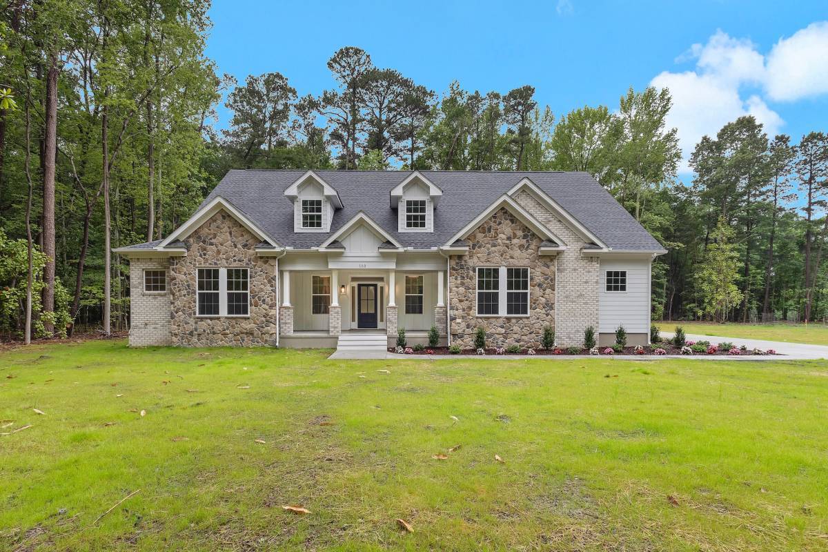 front elevation with upgraded finishes