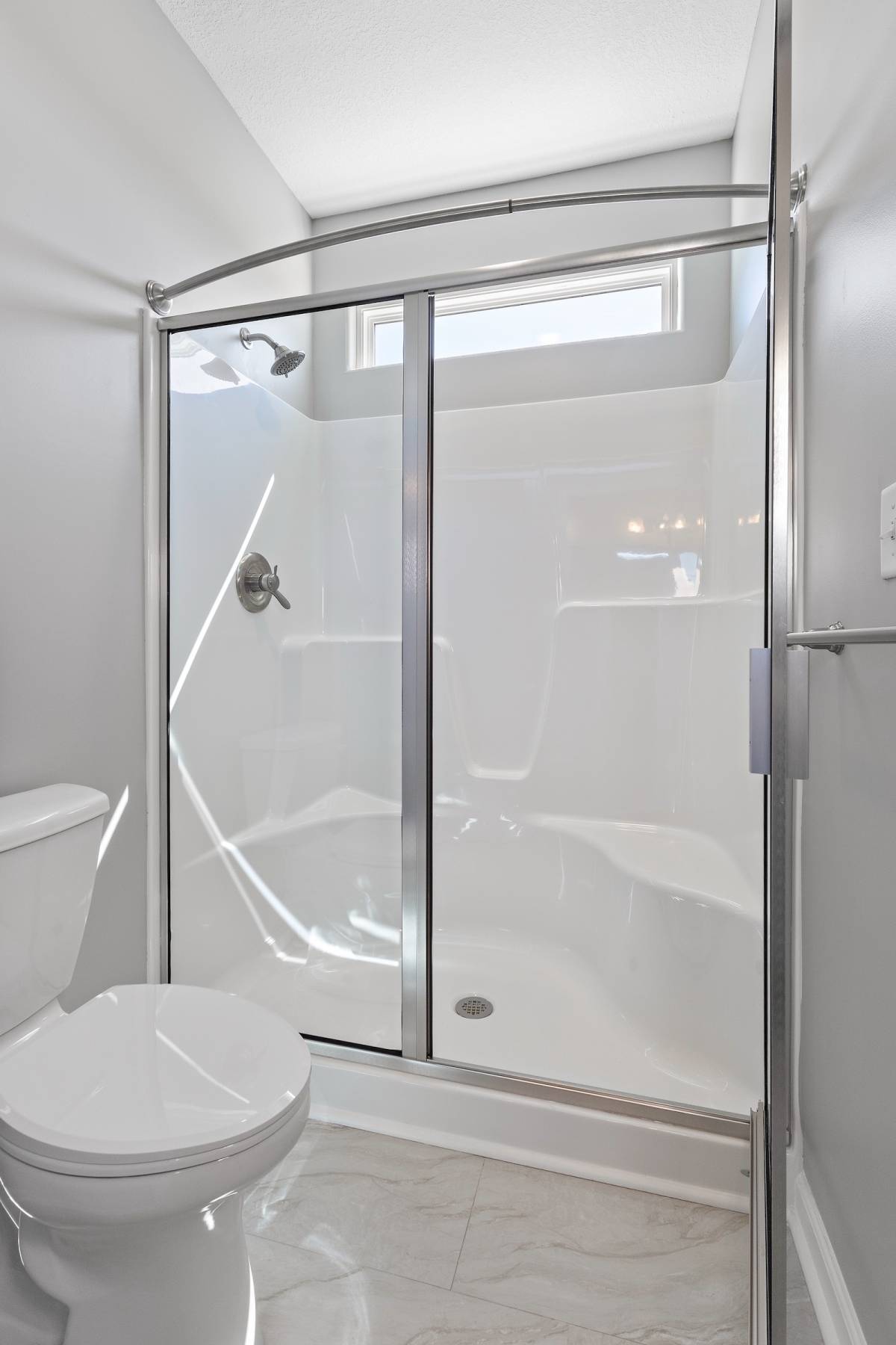 Jack & Jill bath with optional glass
