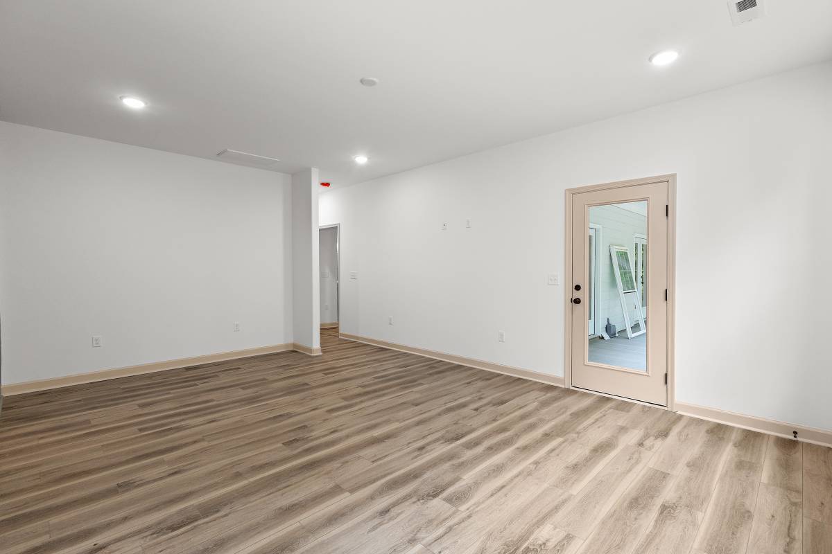 primary bedroom access to porch