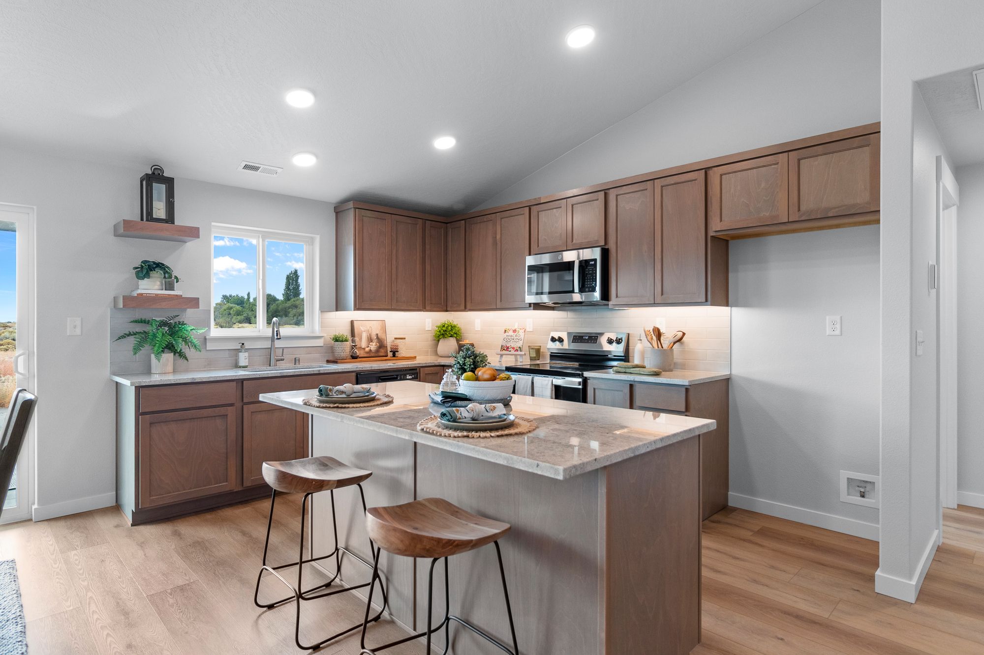 4349 Cove W Dr - Print Ready (9 of 36)