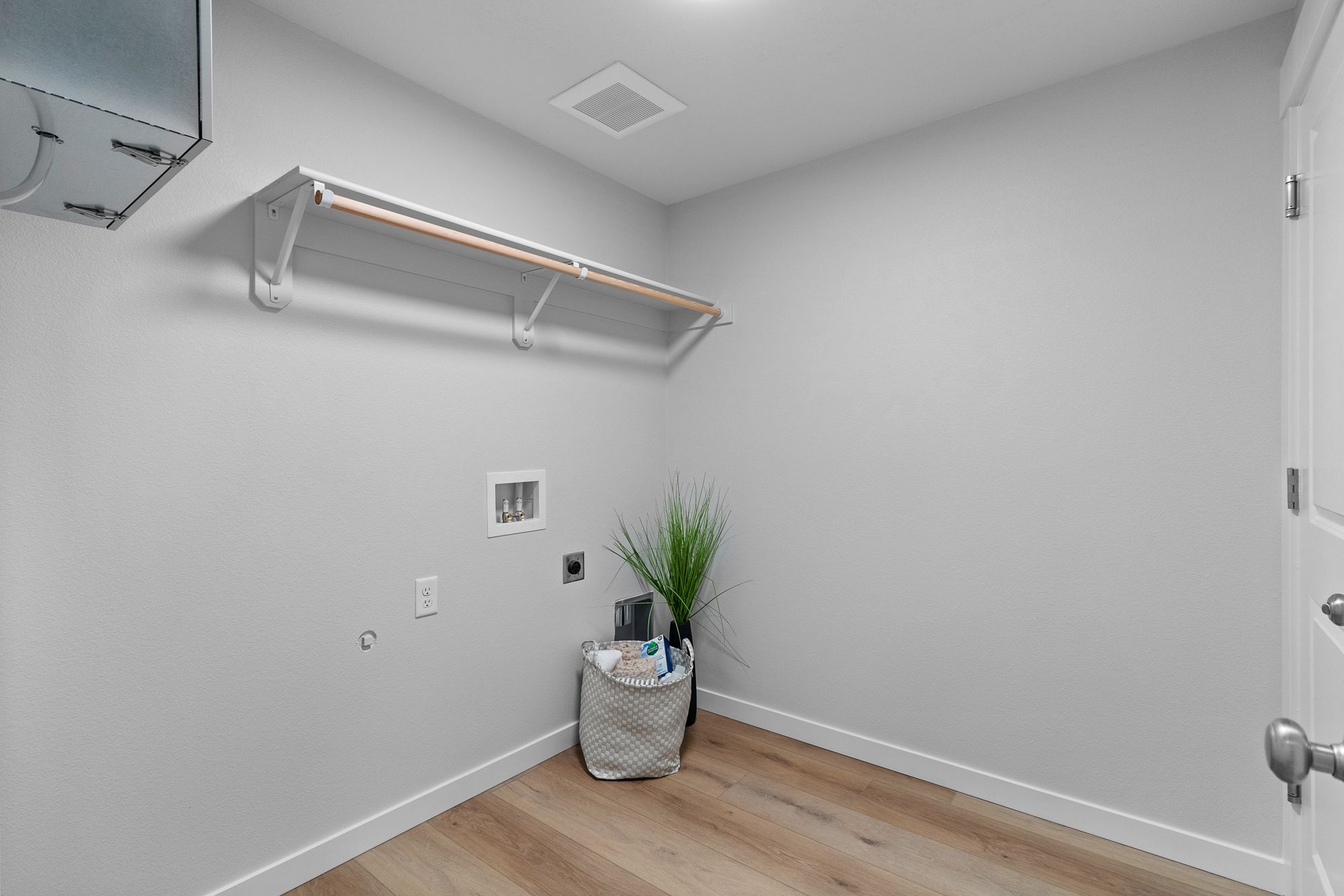 4349 Cove W Dr - (1 of 36)