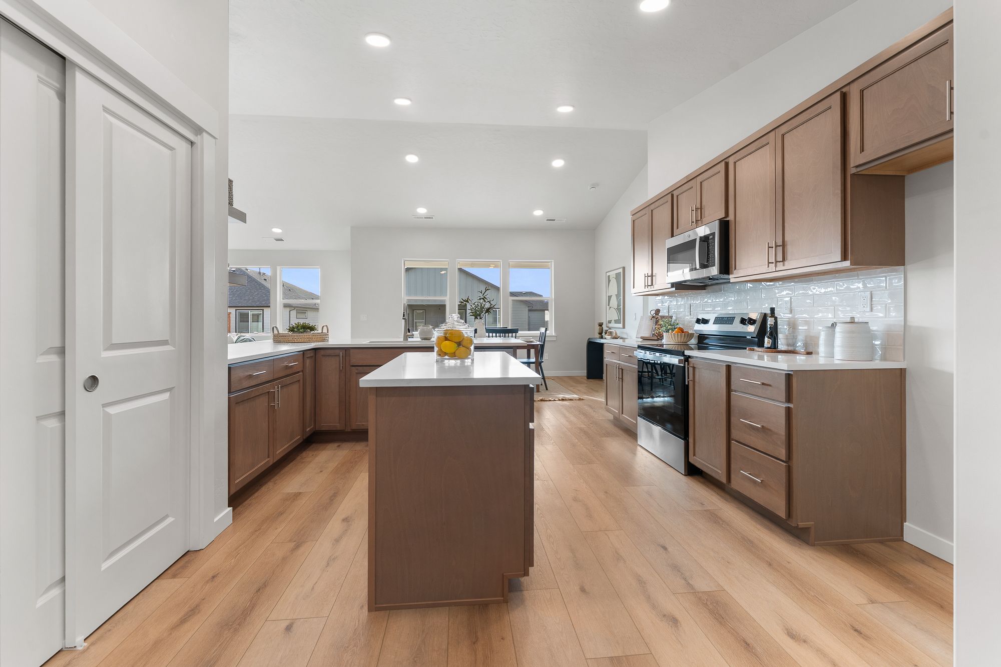 Snowbrush - Kitchen 3