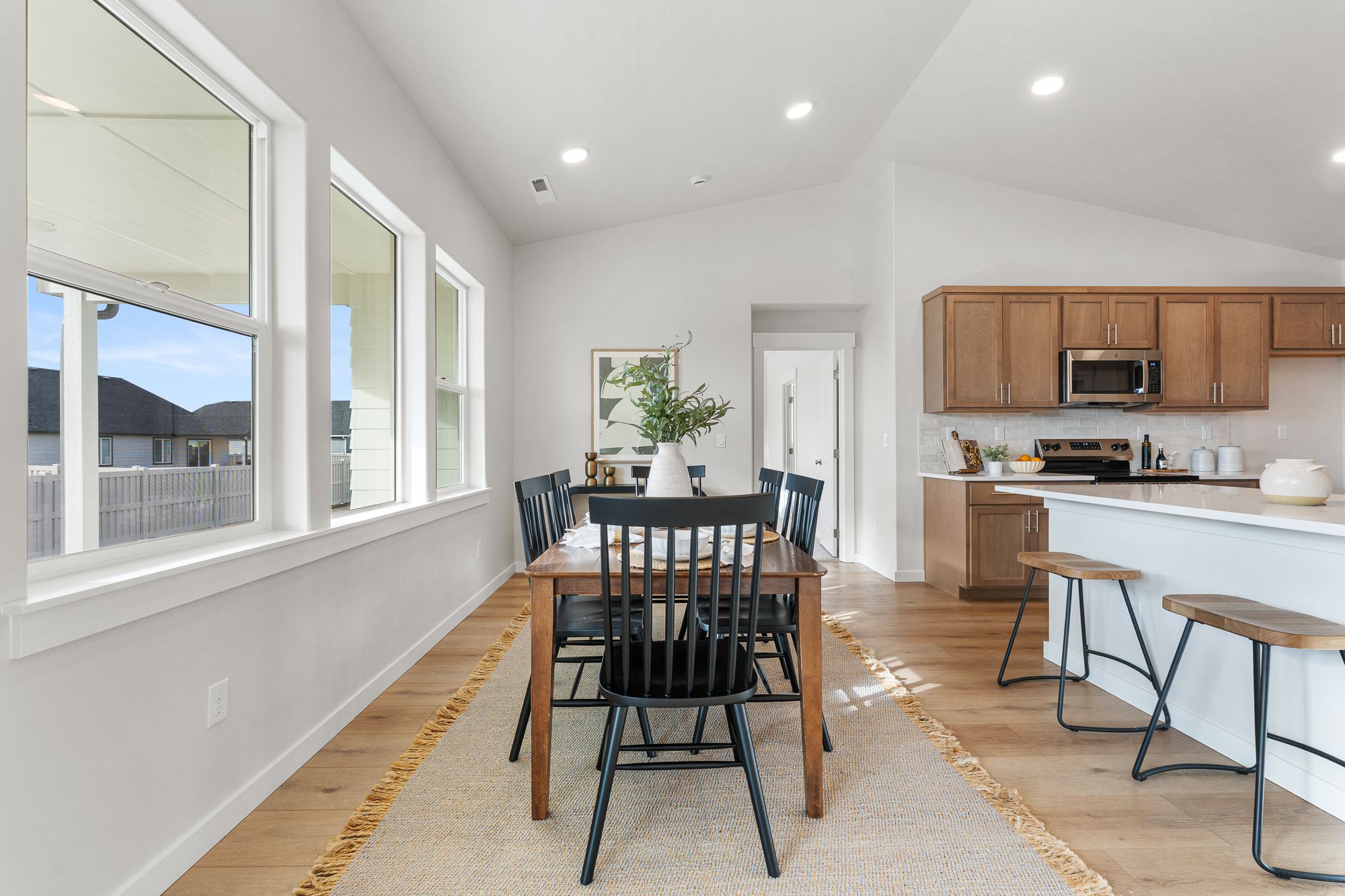 Snowbrush - Dining 1