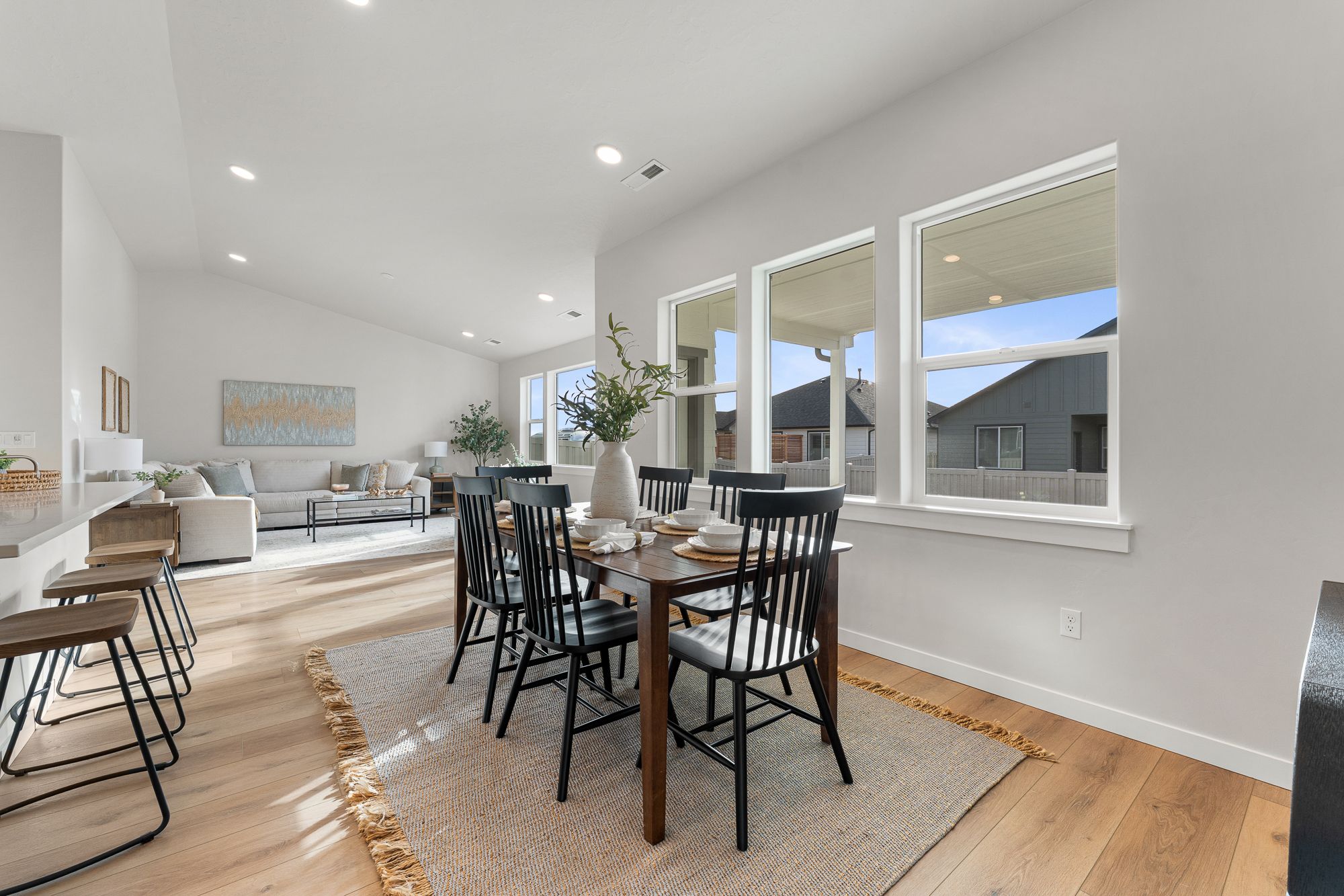 Snowbrush - Dining 2