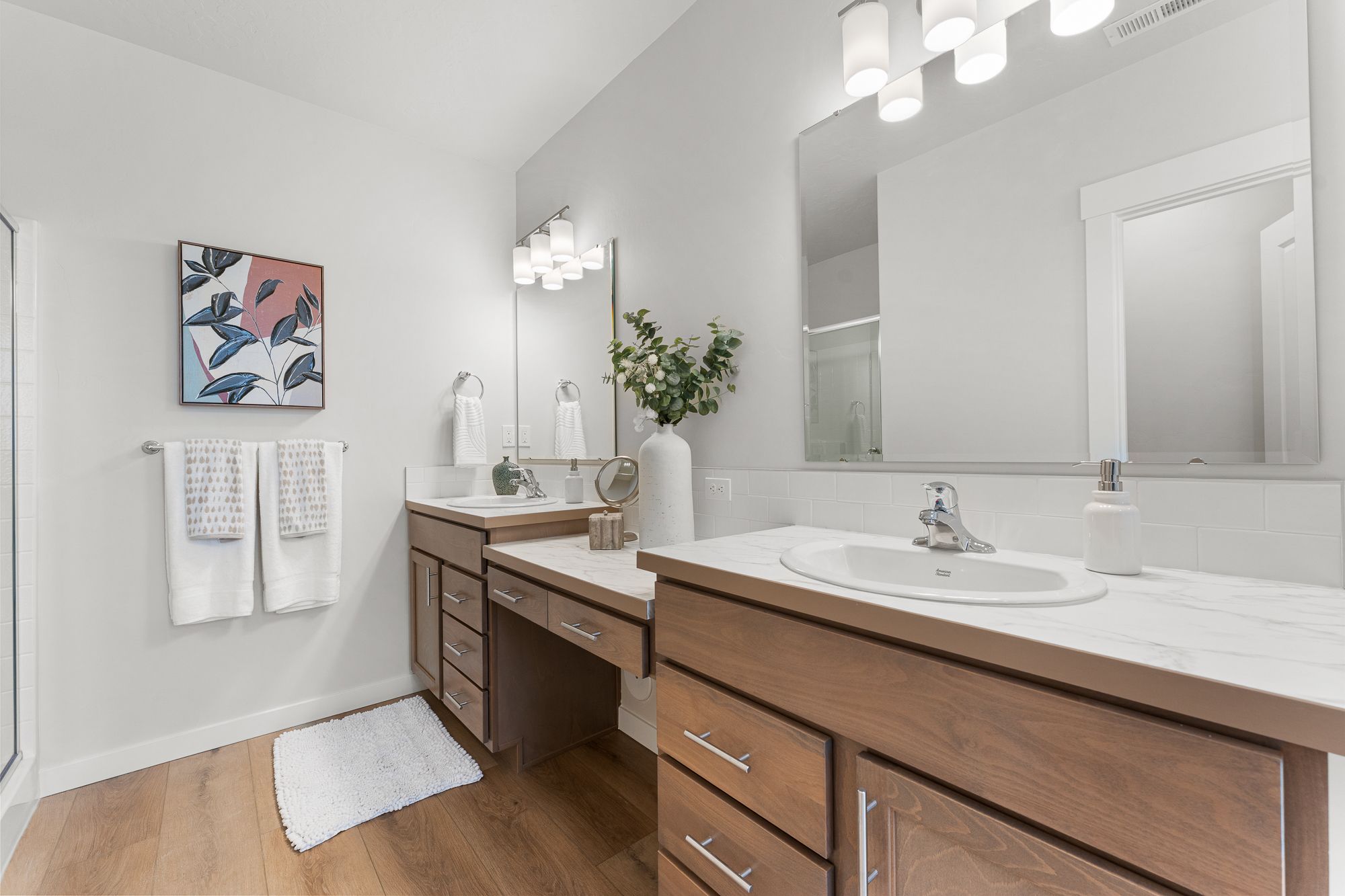 Snowbrush - Main Bathroom 1