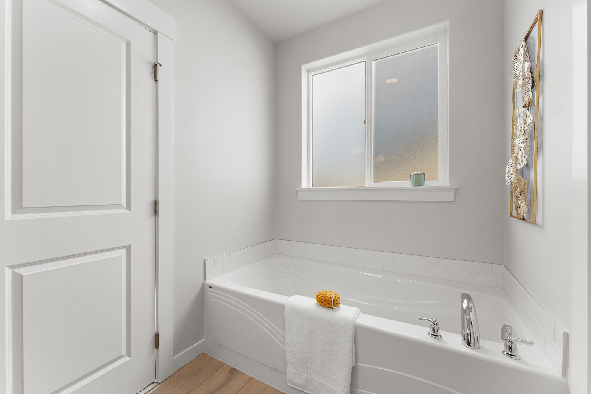 Snowbrush - Main Bath