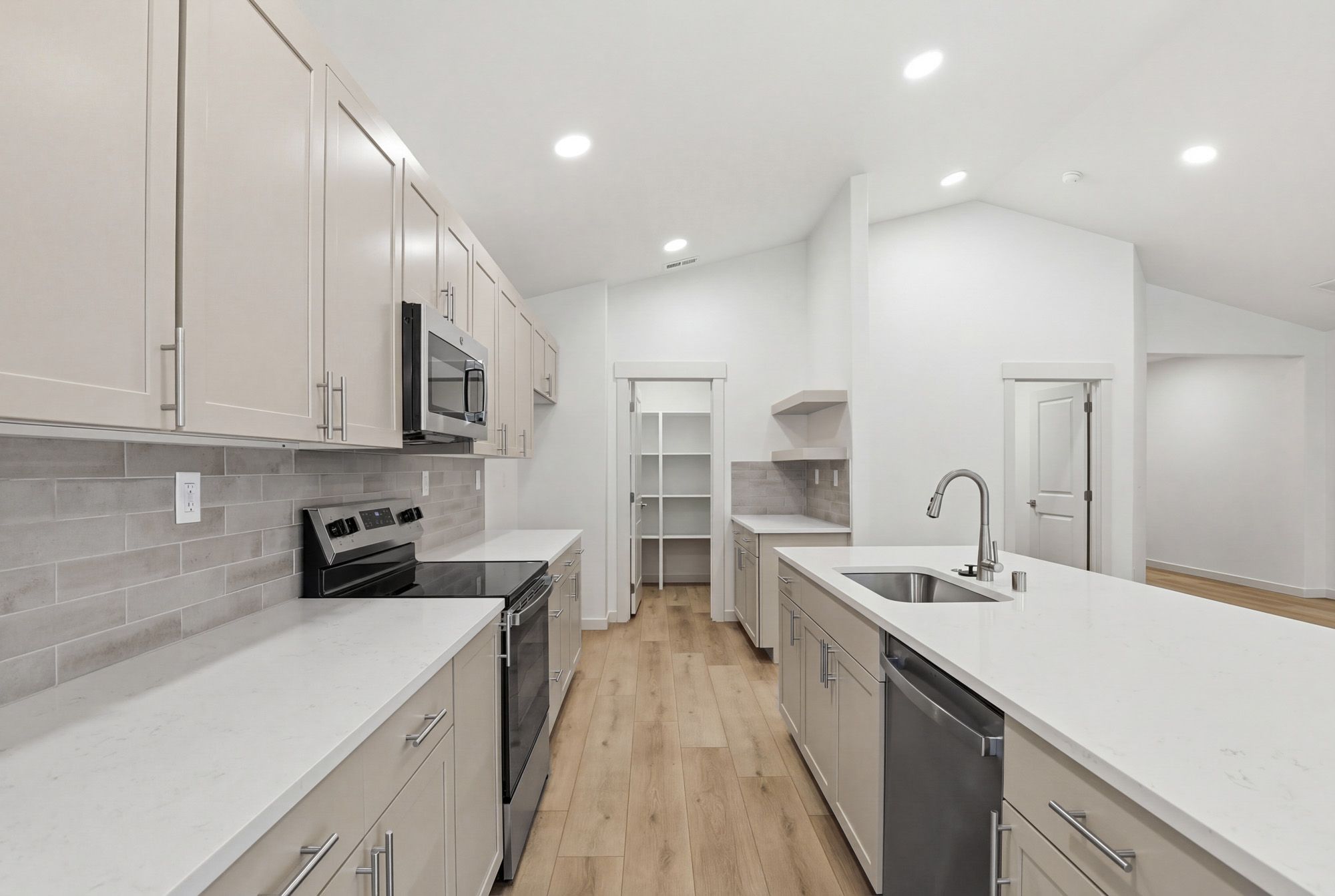 13_317 peach tree ct